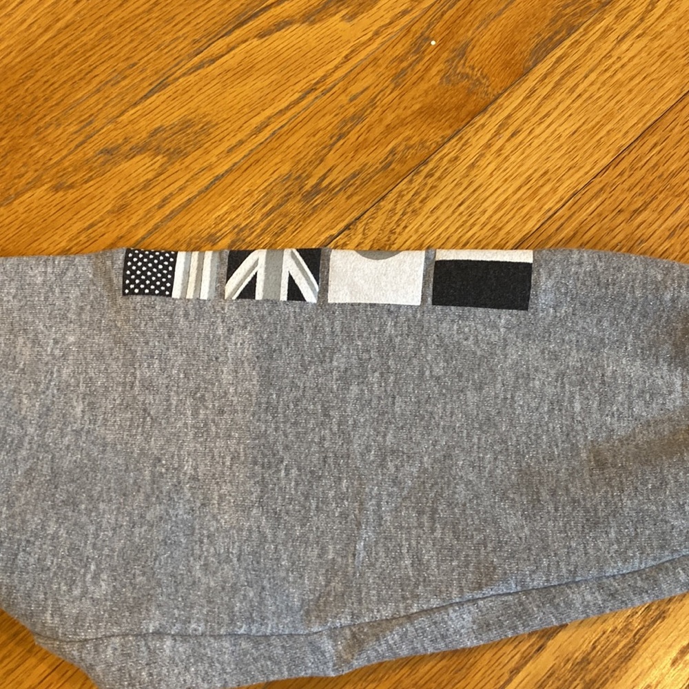 Sweatshirt - Picture 3 of 5